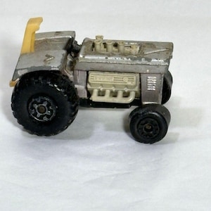 Vintage Matchbox Lesney No. 25 Mod Tractor, A Die-Cast Toy Vehicle