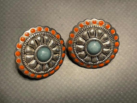 Button type earrings sale