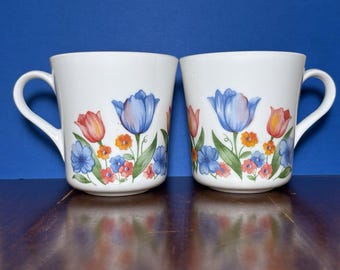 2 Vintage Corelle Coffee Mug  Tea Cup "Fresh Cut Tulips" By Corning
