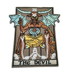 Carte de tarot The Devil XV en couleur du jeu de motards brodé au fer sur l'écusson 3 3/8" x 3 1/2"