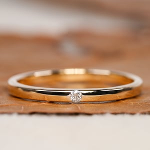 Einzelner runder natürlicher Diamant-Ring Dünner minimalistischer Diamant-Ring-Stacking-Ring Zierlicher Ring-täglicher Verschleiß-Ring für Frauen Dünner Verschachtelungs-Ring für sie