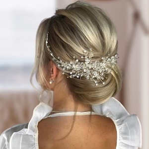 Crystal Flower Hair Vine with Comb - A Stunning Rhinestone Wedding Hair Accessory for the Perfect Bridal Look