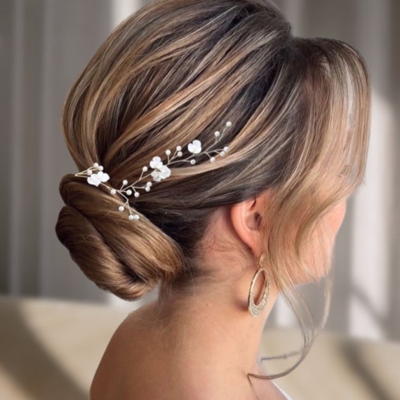 Minimal Bridal Hairstyles| [site:name] | Arabia Weddings