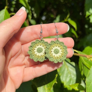 Handmade micro crochet green, white flower earrings, flower earrings, hypoallergenic silver, gift