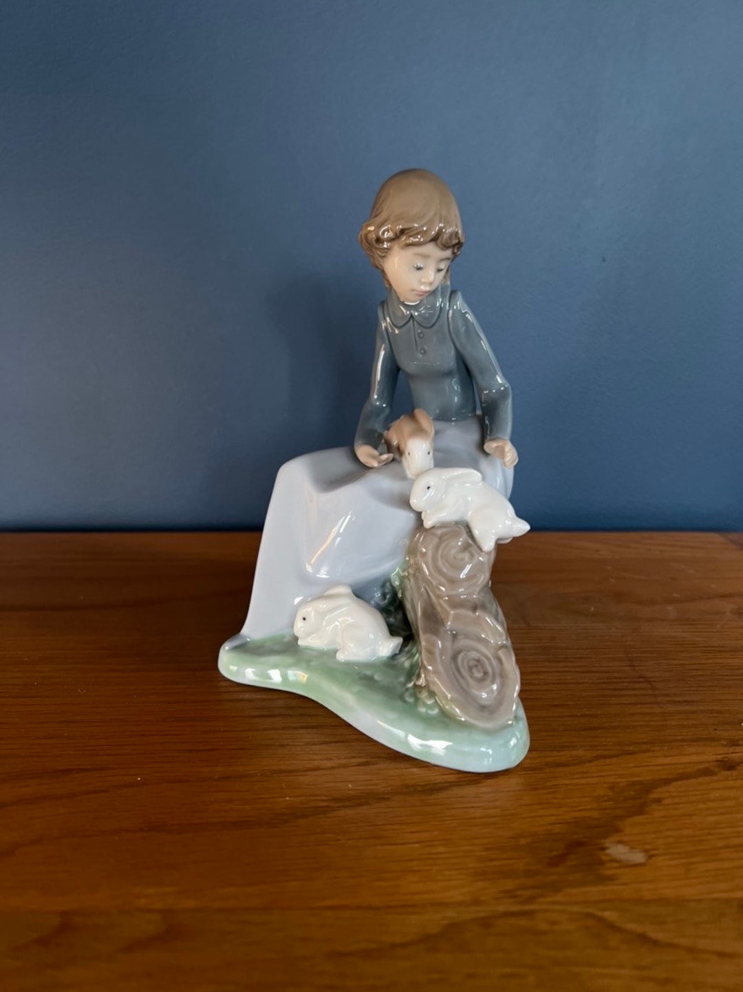 Vintage NAO Lladro Figurine 1026 young Girl With Rabbits Issued 1987