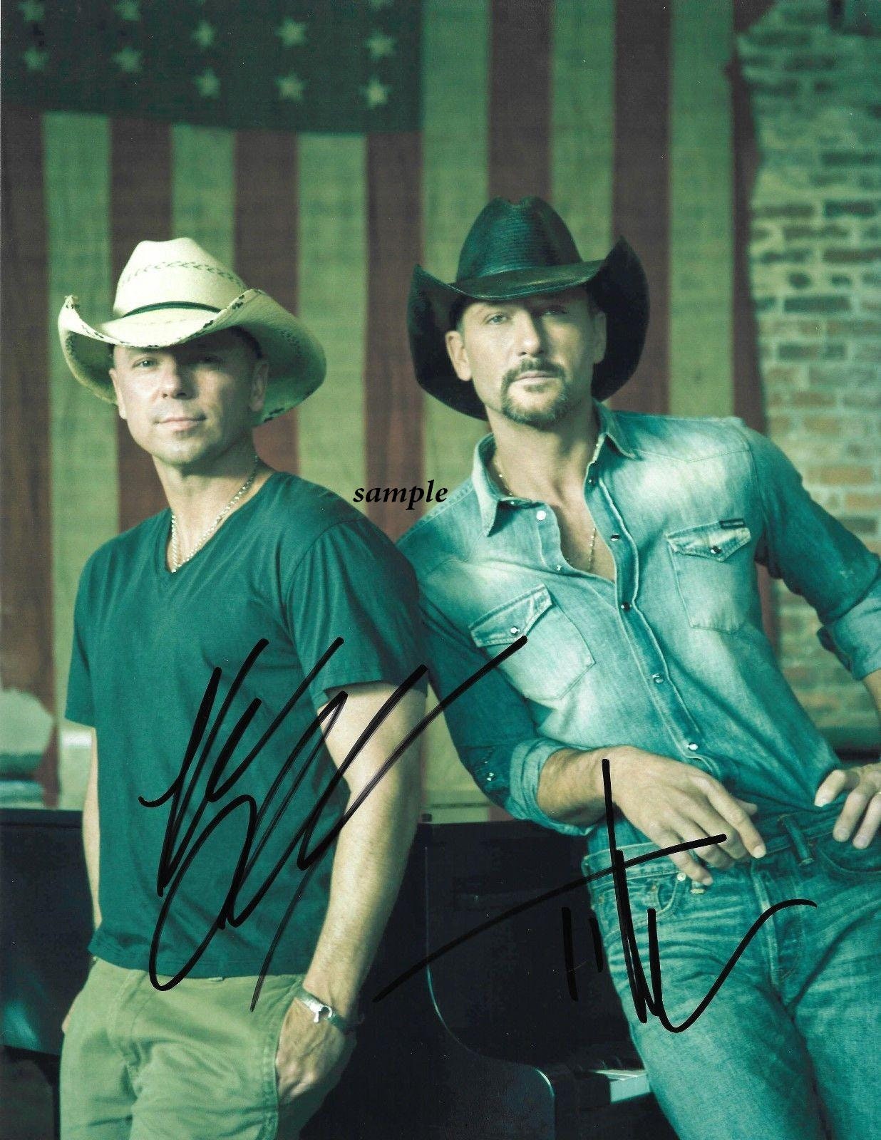 2 AUTOGRAPHED PICTURE SIGNED 8X10 PHOTO REPRINT TIM MCGRAW 
