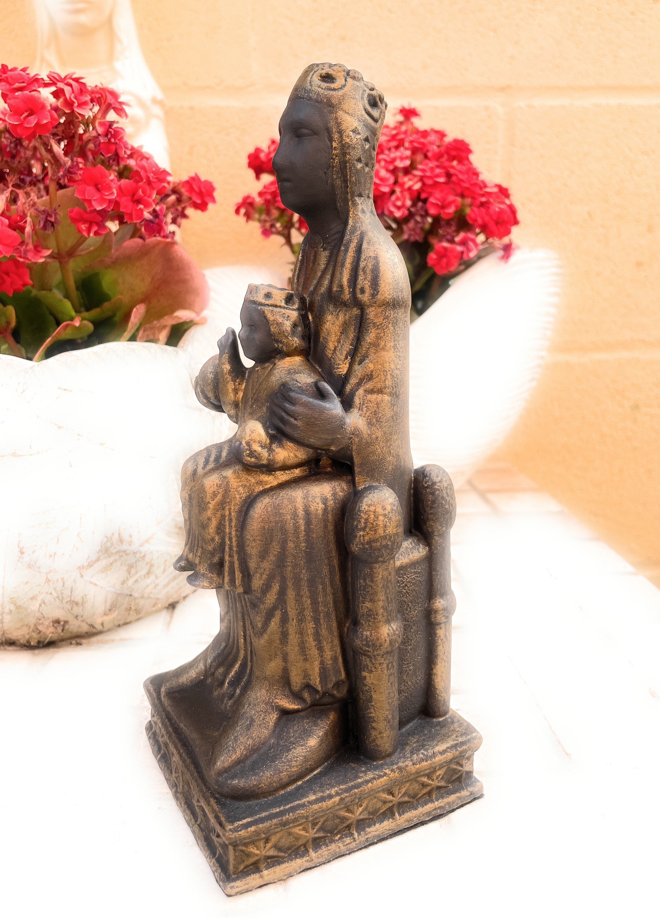 Statue Montserrat - Etsy