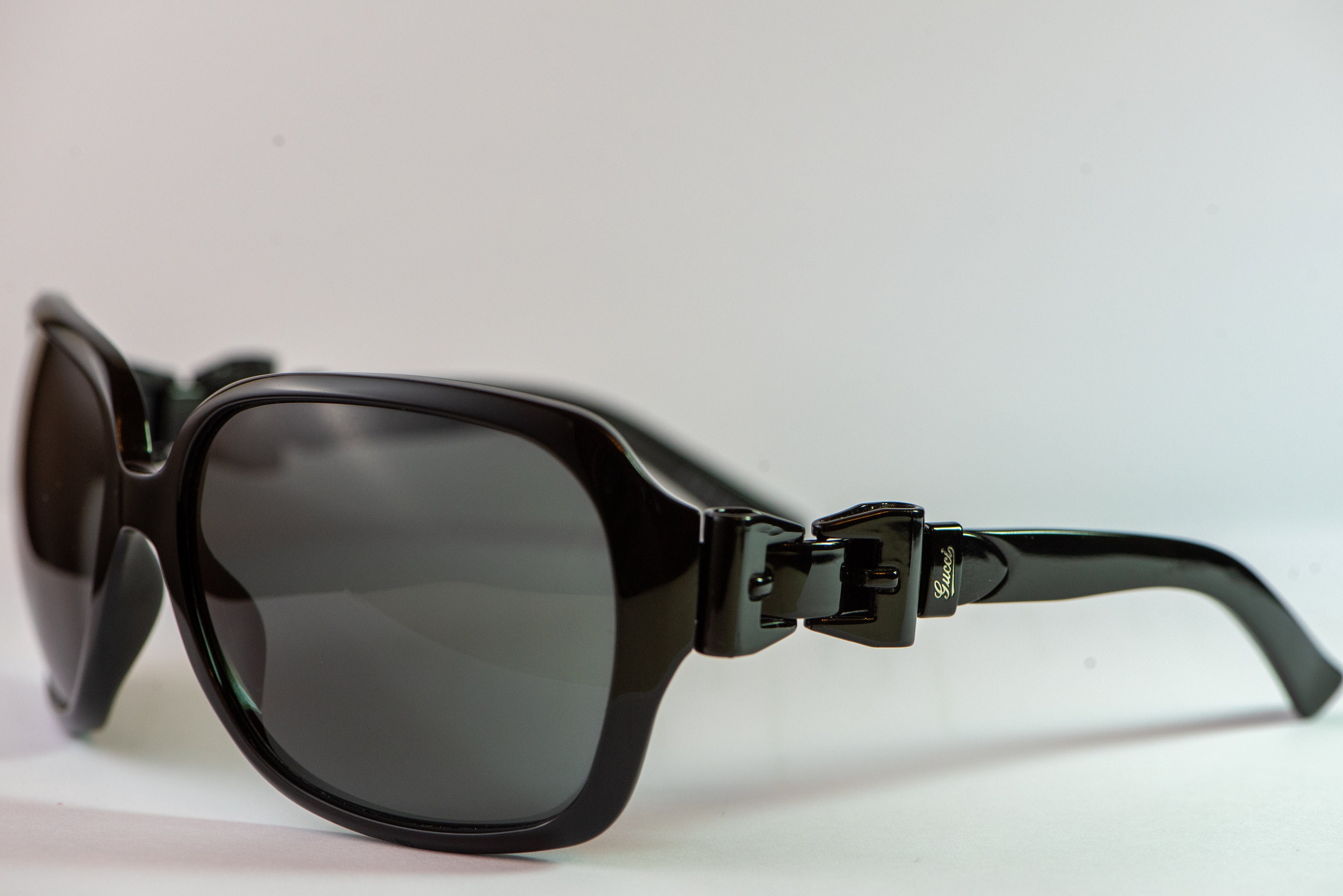 Vintage Gucci Sunglasses GG3006/S With Belt Buckles on the