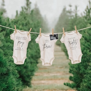 Digitale Schwangerschaftsmitteilung / Triplet-Babymitteilung / Triplets / Wäscheleine Triplets / Social Media Facebook Instagram