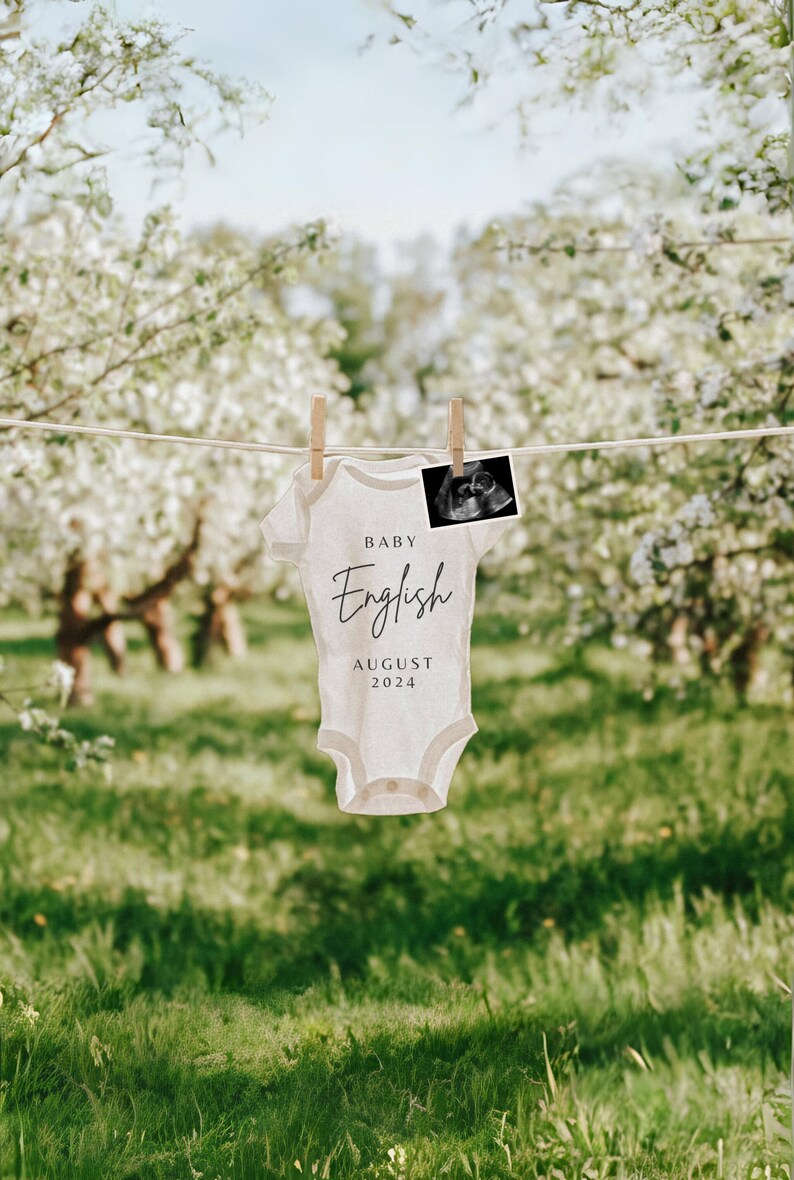 Digital Pregnancy Announcement