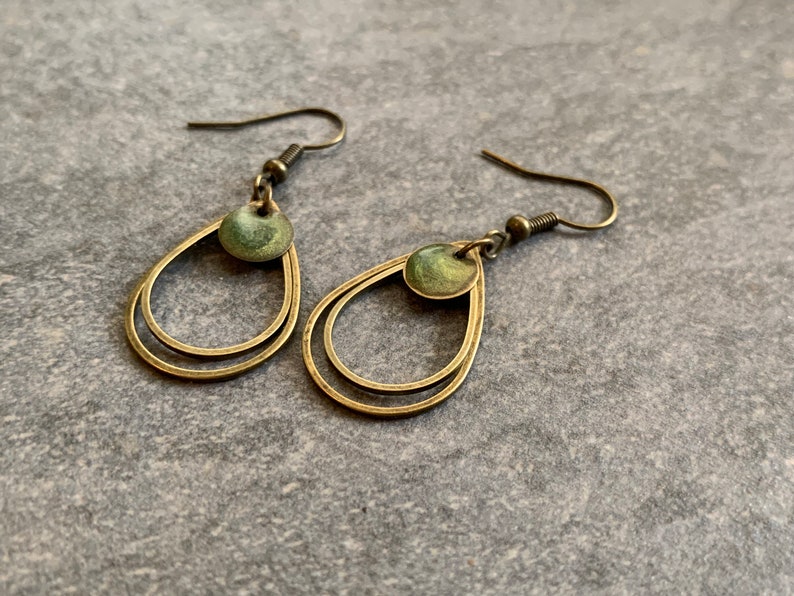 Minimalist hanging earrings with green resin image 2