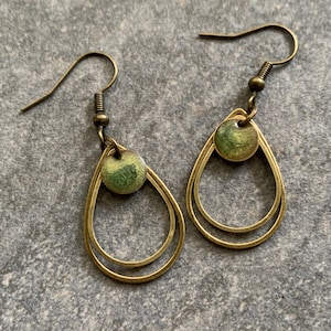 Minimalist hanging earrings with green resin image 4