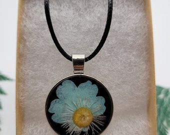 Real Flower Necklace/ Flower Resin Necklace/ Pressed Flower Jewelry/ Botanical Jewelry/ Nature Jewelry/ Gift for Her