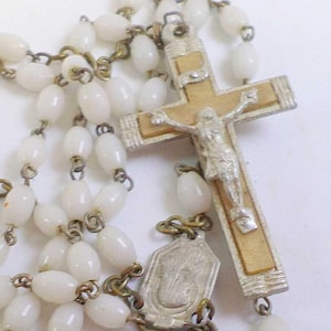 Vintage French White Opaline Rosary Pendant (S62)