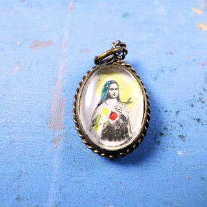 Religious Medal Pendant Mary Our Lady t576