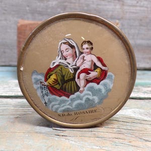 Caja de polvos antigua de cartón y vidrio de estilo religioso francés s106