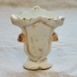 French Antique Porcelaine de Paris Floral Hand Painted Mini Wedding Decoration / Vase 1800s (H014)