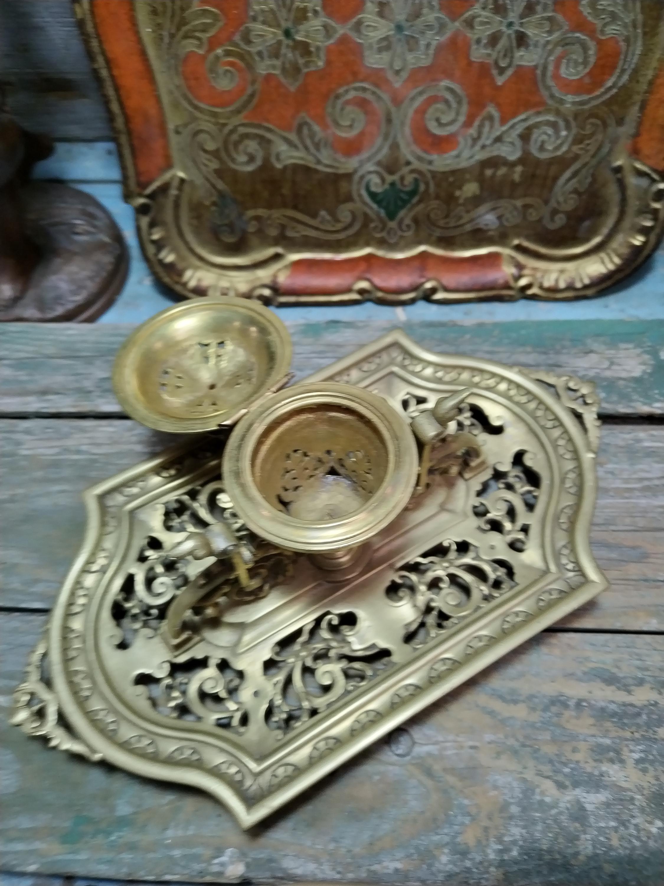 フランス　真鍮ロカイユ装飾　インクブロッター　アンティーク　ステーショナリー雑貨 フランスアンティーク真鍮インク壺 ロカイユ様式 1800年代 (x227