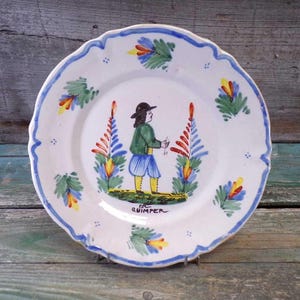 Petite assiette ancienne en faïence de Quimper peinte à la main, França, vers 1900 (S478)