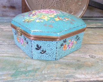 French Vintage Porcelain Trinket Bonbonniere Box Hand painted s652
