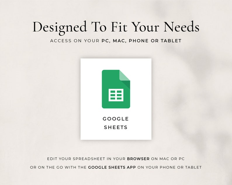 Może przedstawiać: Zielona ikona Google Sheets z siatką arkusza kalkulacyjnego w ikonie dokumentu. Tekst "Google Sheets" znajduje się pod ikoną. Tekst "Designed To Fit Your Needs" znajduje się w g&oacute;rnej części obrazu. Tekst "Dostęp na komputerze PC, Macu, telefonie lub tablecie" znajduje się pod ikoną. Tekst "Edytuj arkusz kalkulacyjny w przeglądarce na komputerze Mac lub PC lub w podr&oacute;ży za pomocą aplikacji Google Sheets na telefonie lub tablecie" znajduje się w dolnej części obrazu.