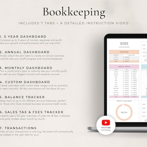 Op de afbeelding: Een laptopscherm dat een spreadsheet toont met een jaaroverzicht van 2023. De spreadsheet bevat tabbladen voor een 5-jaars dashboard, een jaarlijks dashboard, een maandelijks dashboard, een aangepast dashboard, een saldo-tracker, een omzetbelasting- en kosten-tracker en transacties. De spreadsheet bevat ook een cirkel voor de voortgang van de winst die 95,51% voltooid is. Een knop voor een YouTube-tutorial is zichtbaar in de rechterbenedenhoek van het scherm.
