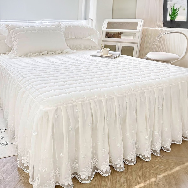 Quilted Fitted Mattress Pad Protector,White Bedspread With Lace Skirt,Breathable Bed Sheet