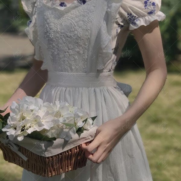 Embroidered White Cotton Victorian Apron With Lace