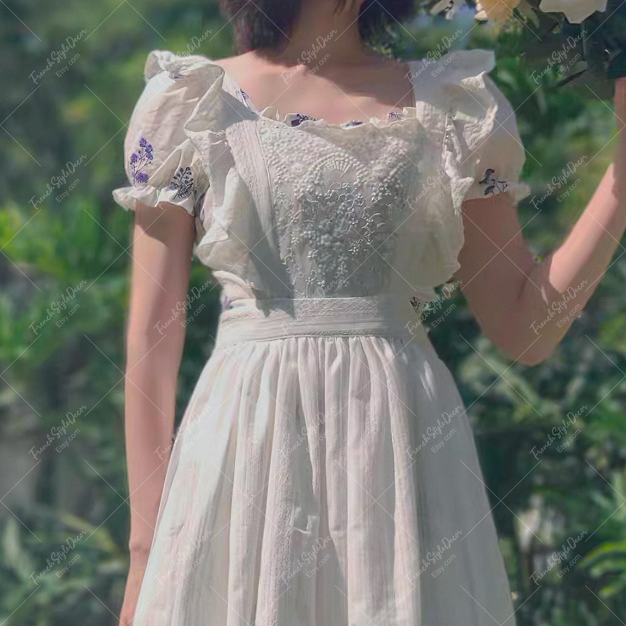 刺繍入りホワイトコットンエプロン（レース付き）：フレンチメイド