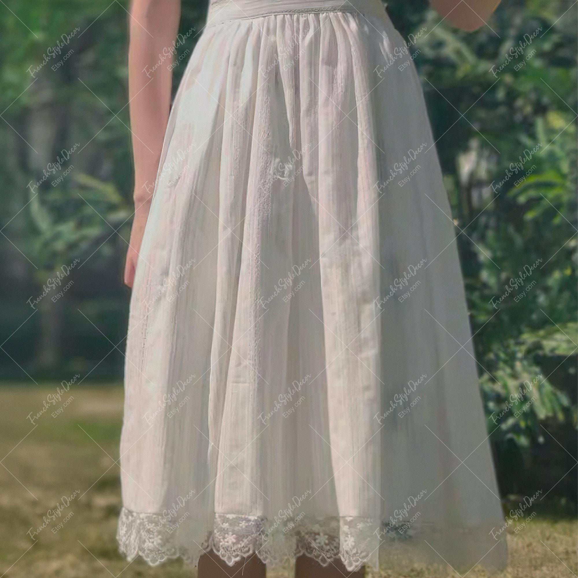 刺繍入りホワイトコットンエプロン（レース付き）：フレンチメイド