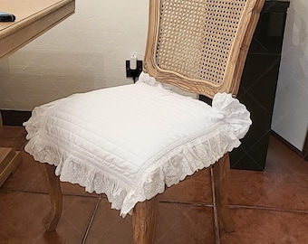 Elegant Cotton Chair Cushion: Quilted Seat Pad with Lace Trim