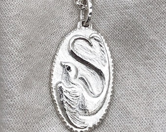 Collier Hirondelle en argent sterling – Talisman Oiseau en spinelle noire