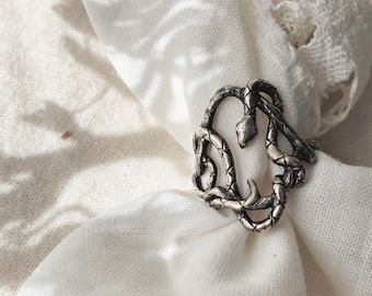 Sterling zilveren slangenring – Sculpturale sieraden met slang en tak