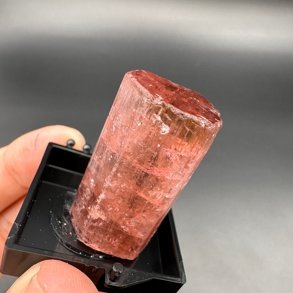 27-gram pink tourmaline crystal Afghanistan origin paprok mine