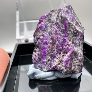 7-gram rough Rich purple Sugilite Jewelery Making  Gemstone Natural Purple Sugilite...Available with box