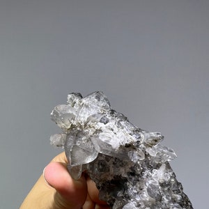 Beautiful quartz specimen , clear quartz crystals , attractive specimen , display , collector piece.