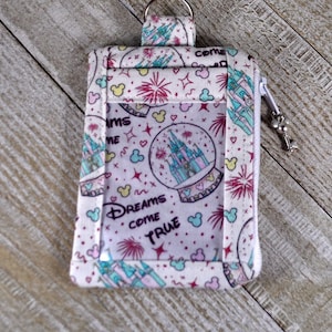 Bolsa de identificação inspirada na Disney, porta-identidade, sonhos se tornam realidade, castelo da Disney, cabeças de rato, fogos de artifício