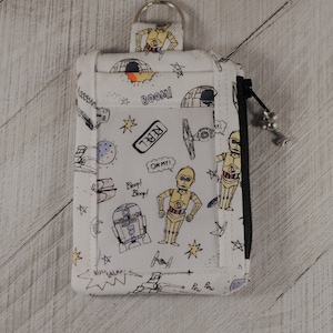 Pochette/porte-cartes d'identité inspirés de Disney/Star Wars Doodles, Dark Vador, R2D2, C3PO, Yoda, sabres laser