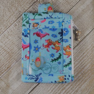 Estuche para identificación de Cenicienta inspirado en Disney, porta identificación, princesas Disney, hada madrina