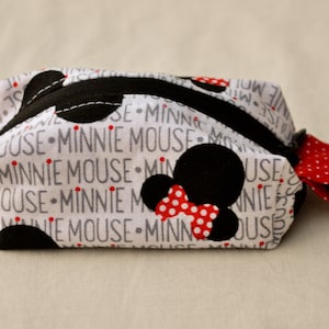 Mini Zipper Pouch/Coin Purse/Mask Holder Disney Inspired Minnie Mouse Words