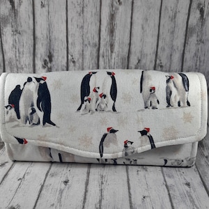 Notwendige Clutch Wallet mit Pinguinen in Santa Hats Glitter Stoff gemacht