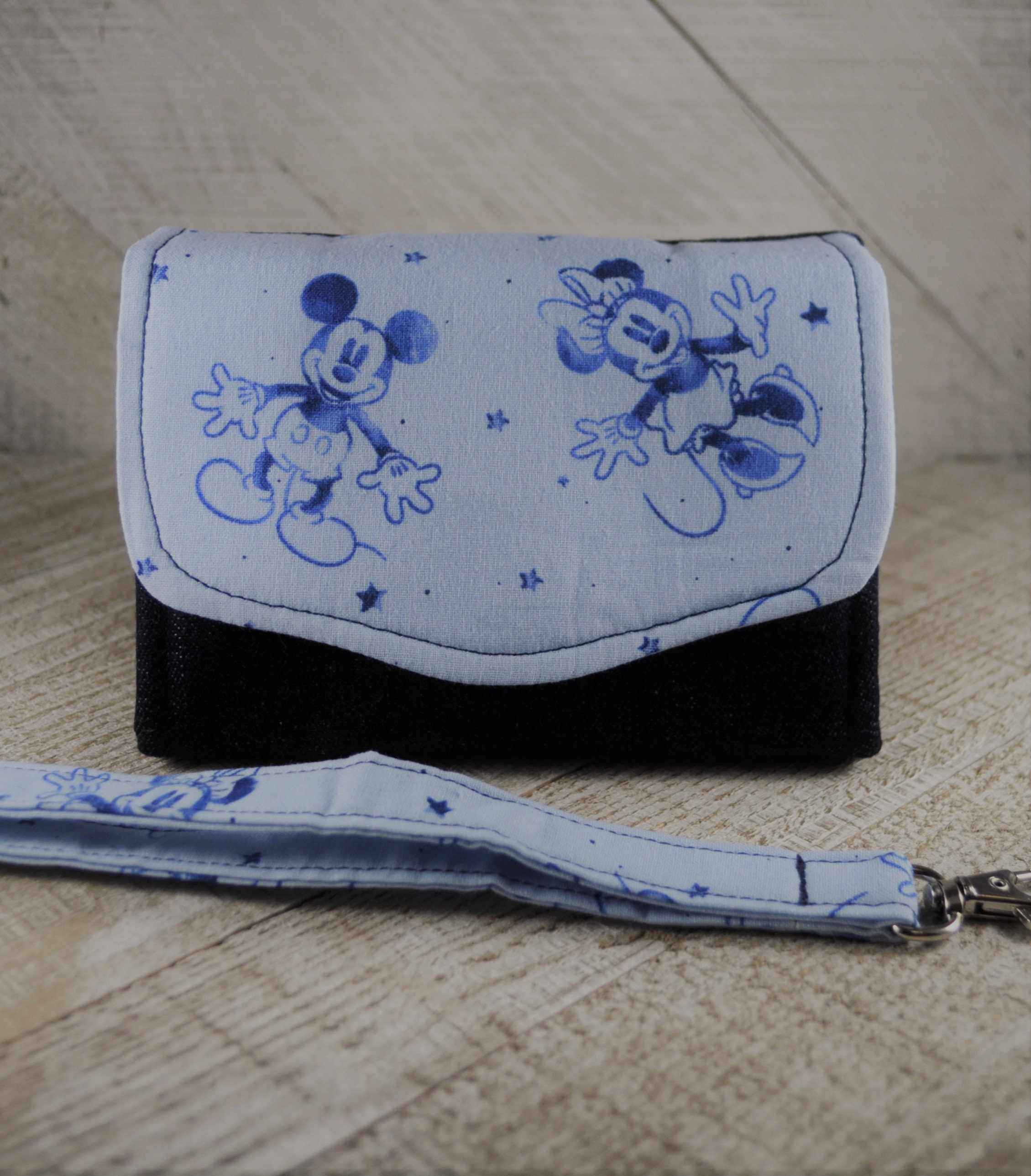 Disney Junior – Porte-clés tête de Minnie en caoutchouc, multicolore, 60 x  80 cm - RK38321C : : Mode