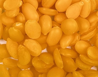 Beeswax pastilles / beeswax pellets - premium quality from sustainable beekeeping. 100% natural | Candles, cosmetics, crafts, and more.