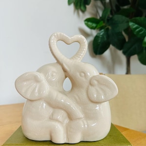 Ceramic Elephant Love Figurine Pot Pouurri Beige Statue Sculpture Diffuser