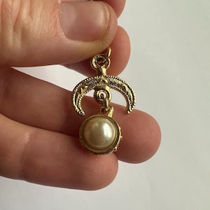 Vintage Gold Tone Pendant Charm Moon Pearl