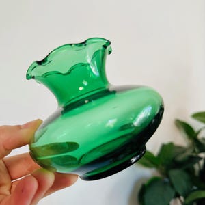 Vintage Green Glass Vase Emerald Green MCM Anchor Hocking