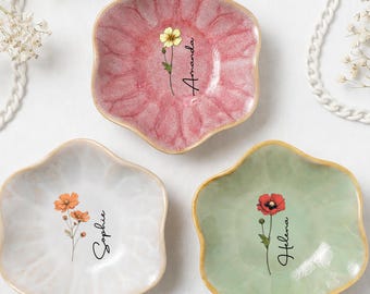 Personalized Birth Flower Jewelry Dish, Custom Trinket Dish For Mom, Grandma, Flower Ring Holder, Mothers Day Gifts, Birthday Jewelry Tray