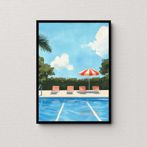 Könnte beinhalten: Ein Gemälde eines Schwimmbads mit vier rot-weiß gestreiften Liegestühlen und einem rot-weiß gestreiften Sonnenschirm. Der Pool ist von grünen Büschen und einem blauen Himmel mit weißen Wolken umgeben.