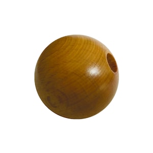 Può includere: Un perno rotondo in legno con un foro al centro. Il perno è di colore marrone chiaro e ha una finitura liscia e lucida.