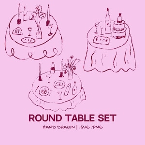 Puede incluir: Ilustración dibujada a mano de tres mesas redondas preparadas para cenar. Cada mesa está cubierta con un mantel y presenta varios elementos como velas, botellas de vino, copas, pan y un pastel. El texto "ROUND TABLE SET" está en la parte inferior.